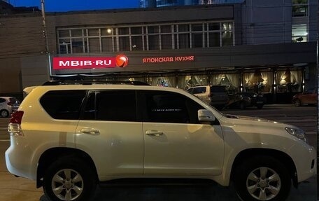 Toyota Land Cruiser Prado 150 рестайлинг 2, 2010 год, 3 700 000 рублей, 2 фотография