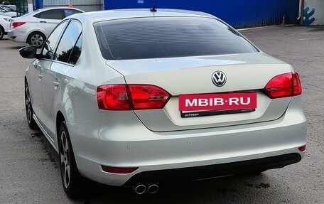 Volkswagen Jetta VI, 2011 год, 1 020 000 рублей, 3 фотография