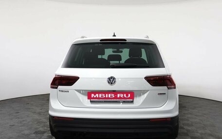 Volkswagen Tiguan II, 2018 год, 2 250 000 рублей, 6 фотография