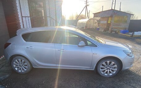 Opel Astra J, 2010 год, 750 000 рублей, 3 фотография