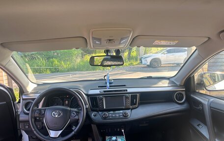 Toyota RAV4, 2018 год, 2 700 000 рублей, 5 фотография