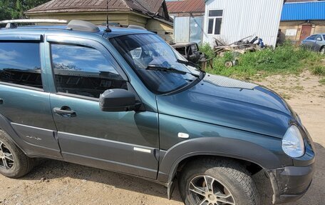 Chevrolet Niva I рестайлинг, 2012 год, 550 000 рублей, 3 фотография