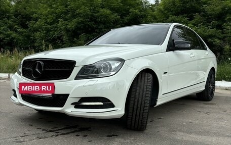 Mercedes-Benz C-Класс, 2011 год, 2 200 000 рублей, 2 фотография