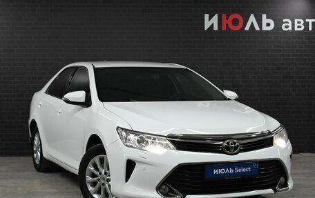 Toyota Camry, 2017 год, 2 200 000 рублей, 4 фотография