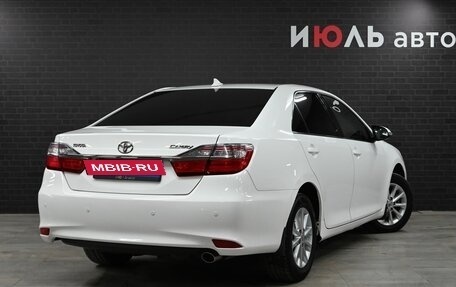 Toyota Camry, 2017 год, 2 200 000 рублей, 8 фотография