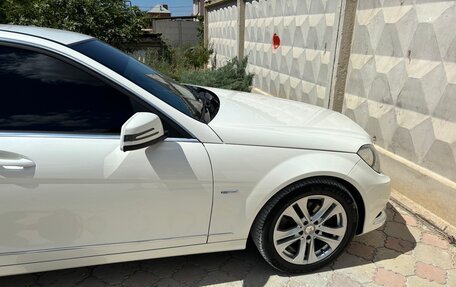 Mercedes-Benz C-Класс, 2011 год, 1 750 000 рублей, 2 фотография