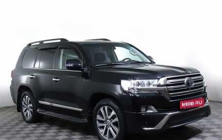 Toyota Land Cruiser 200, 2018 год, 6 499 000 рублей, 3 фотография