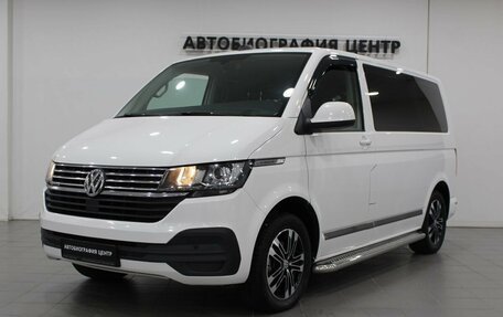 Volkswagen Caravelle T6 рестайлинг, 2021 год, 5 490 000 рублей, 1 фотография