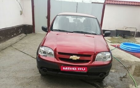 Chevrolet Niva I рестайлинг, 2014 год, 680 000 рублей, 1 фотография