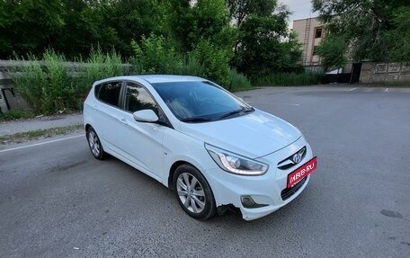 Hyundai Solaris II рестайлинг, 2014 год, 1 000 000 рублей, 1 фотография