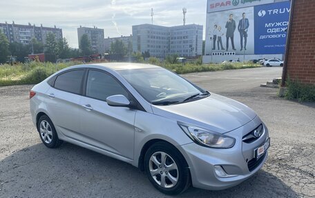 Hyundai Solaris II рестайлинг, 2013 год, 850 000 рублей, 3 фотография