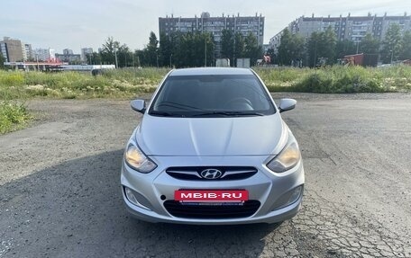 Hyundai Solaris II рестайлинг, 2013 год, 850 000 рублей, 2 фотография