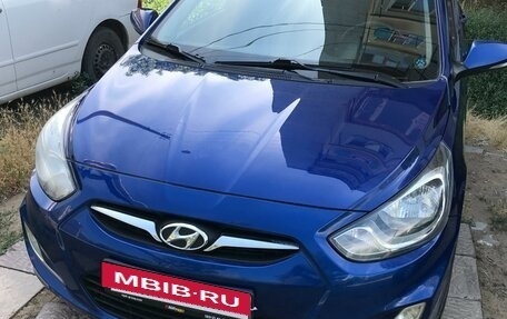 Hyundai Solaris II рестайлинг, 2011 год, 895 000 рублей, 4 фотография