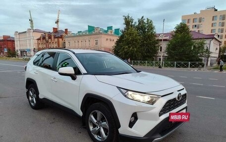 Toyota RAV4, 2019 год, 3 400 000 рублей, 3 фотография