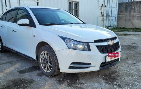 Chevrolet Cruze II, 2010 год, 630 000 рублей, 3 фотография