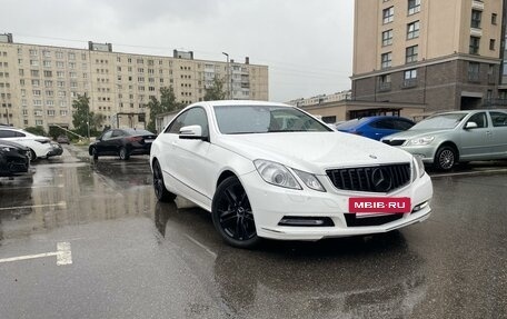 Mercedes-Benz E-Класс, 2013 год, 1 640 000 рублей, 4 фотография