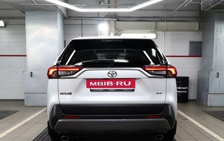 Toyota RAV4, 2021 год, 3 950 000 рублей, 4 фотография