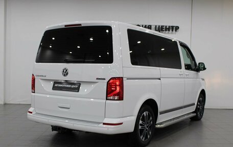 Volkswagen Caravelle T6 рестайлинг, 2021 год, 5 490 000 рублей, 4 фотография