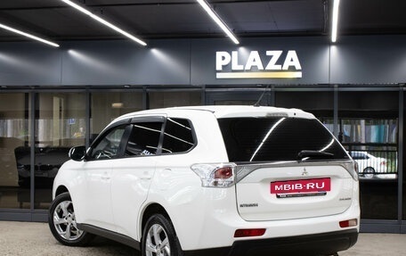 Mitsubishi Outlander III рестайлинг 3, 2012 год, 1 529 000 рублей, 3 фотография