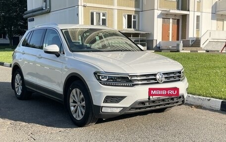 Volkswagen Tiguan II, 2016 год, 2 600 000 рублей, 2 фотография