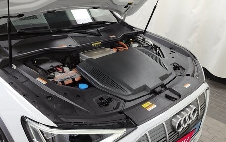 Audi e-tron I, 2021 год, 6 040 000 рублей, 6 фотография