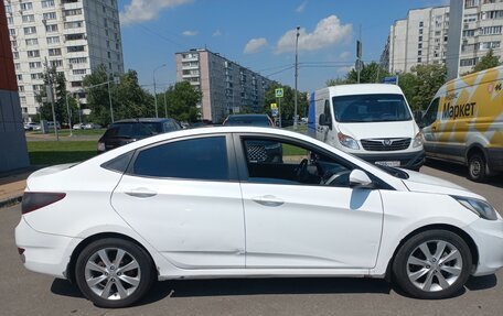 Hyundai Solaris II рестайлинг, 2013 год, 580 000 рублей, 3 фотография