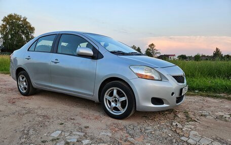 Toyota Yaris III рестайлинг, 2010 год, 760 000 рублей, 4 фотография