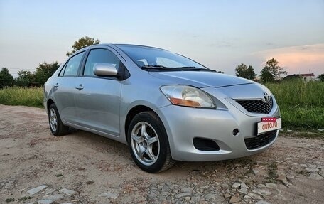 Toyota Yaris III рестайлинг, 2010 год, 760 000 рублей, 3 фотография