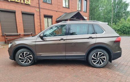 Volkswagen Tiguan II, 2018 год, 2 800 000 рублей, 6 фотография