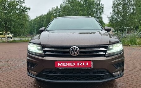 Volkswagen Tiguan II, 2018 год, 2 800 000 рублей, 3 фотография