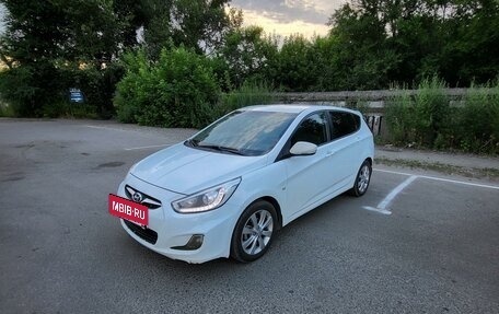 Hyundai Solaris II рестайлинг, 2014 год, 1 000 000 рублей, 5 фотография