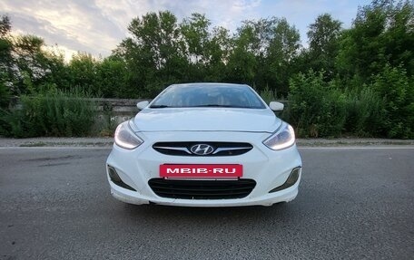 Hyundai Solaris II рестайлинг, 2014 год, 1 000 000 рублей, 4 фотография