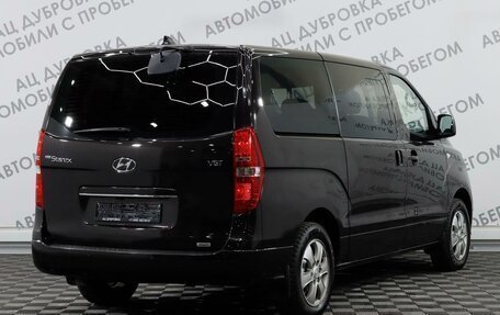 Hyundai Grand Starex Grand Starex I рестайлинг 2, 2018 год, 3 689 000 рублей, 4 фотография