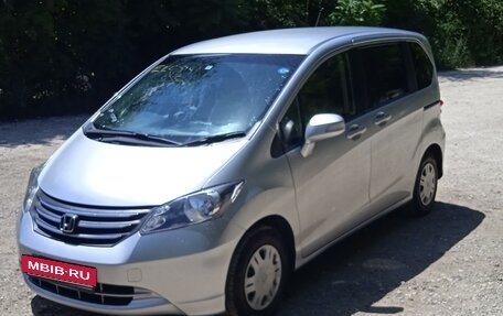 Honda Freed I, 2010 год, 1 300 000 рублей, 2 фотография