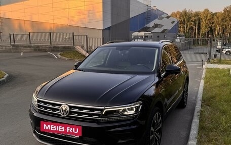 Volkswagen Tiguan II, 2017 год, 2 800 000 рублей, 3 фотография