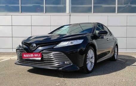 Toyota Camry, 2020 год, 3 990 000 рублей, 1 фотография