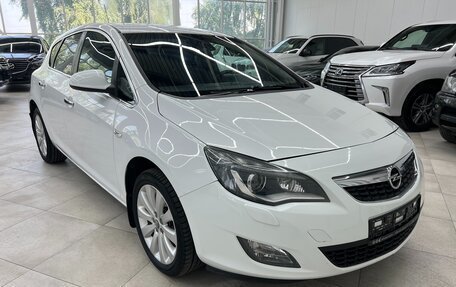 Opel Astra J, 2011 год, 759 000 рублей, 2 фотография