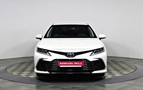 Toyota Camry, 2021 год, 3 290 000 рублей, 2 фотография