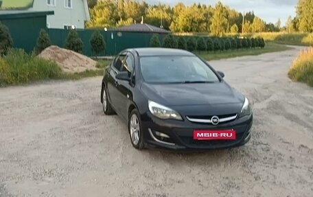 Opel Astra J, 2013 год, 1 050 000 рублей, 2 фотография