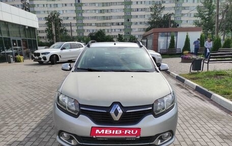 Renault Logan II, 2018 год, 810 000 рублей, 3 фотография