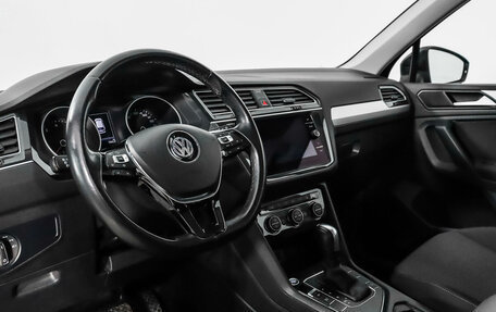 Volkswagen Tiguan II, 2019 год, 2 549 879 рублей, 9 фотография