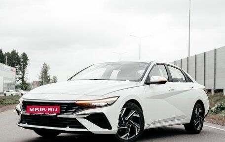 Hyundai Elantra, 2024 год, 2 250 000 рублей, 2 фотография