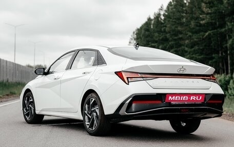 Hyundai Elantra, 2024 год, 2 250 000 рублей, 3 фотография