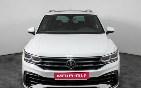 Volkswagen Tiguan II, 2021 год, 3 959 000 рублей, 2 фотография