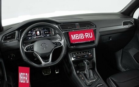 Volkswagen Tiguan II, 2021 год, 3 959 000 рублей, 23 фотография