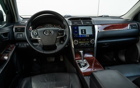 Toyota Camry, 2012 год, 1 980 000 рублей, 6 фотография