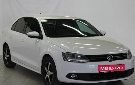 Volkswagen Jetta VI, 2011 год, 1 049 000 рублей, 3 фотография