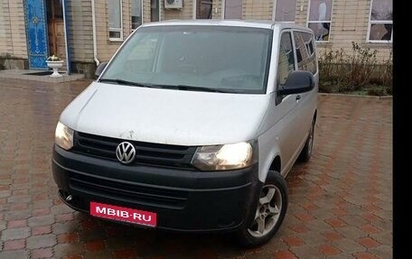 Volkswagen Caravelle T5, 2014 год, 2 600 000 рублей, 1 фотография