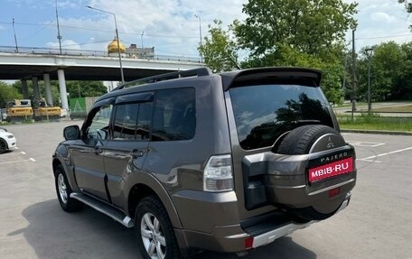 Mitsubishi Pajero IV, 2011 год, 1 900 000 рублей, 1 фотография