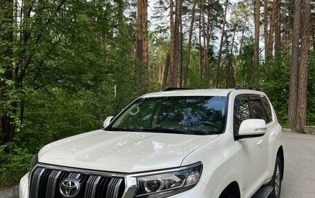 Toyota Land Cruiser Prado 150 рестайлинг 2, 2017 год, 5 995 000 рублей, 1 фотография